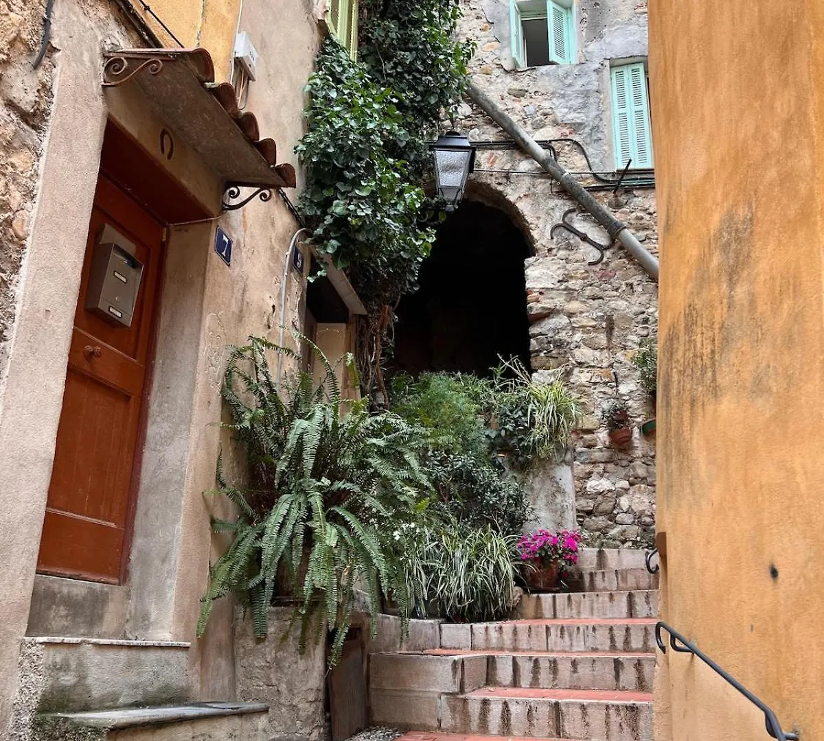 Charme Et Authenticite A Menton - Centre & Plages 0*,